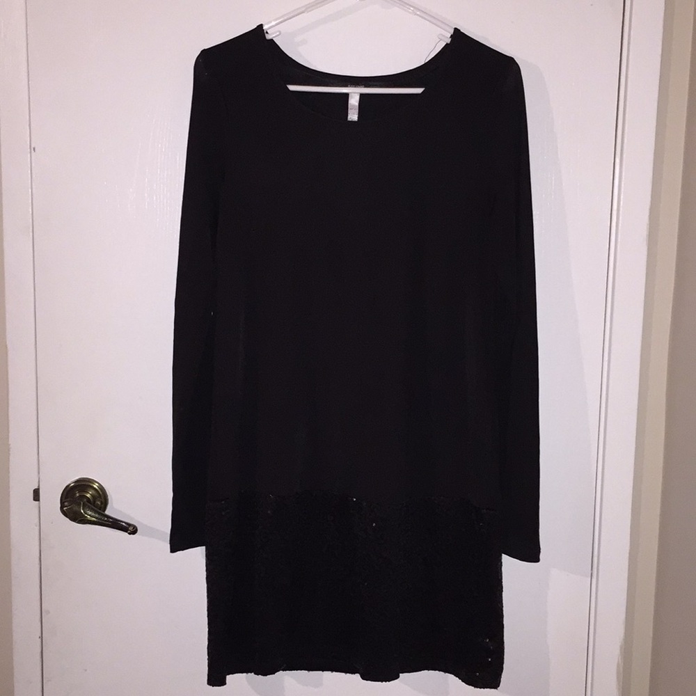 Black Long-sleeve Dress with Sequins Bottom